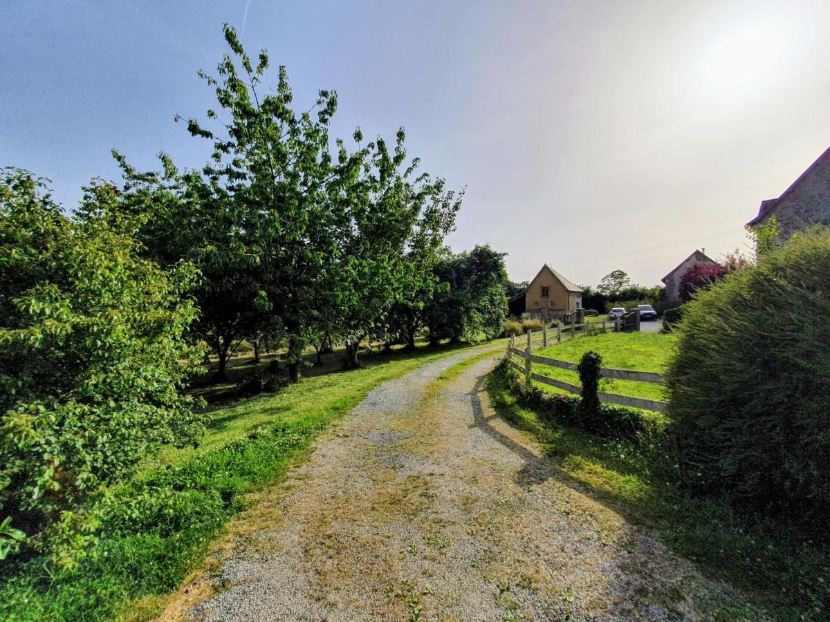 Готель La Maison Folia Contrieres Екстер'єр фото